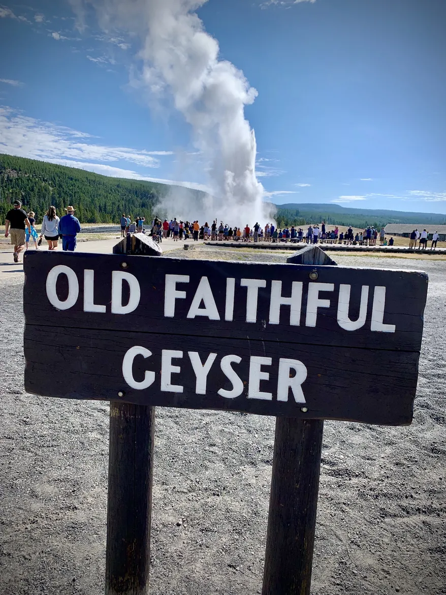 Hiking in Old Faithful 